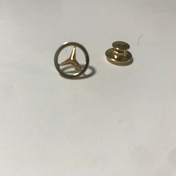Original Mercedes-Benz 14K Gold Lapel Pin - Picture 2 of 3